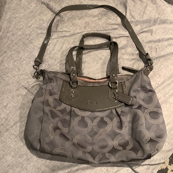 Coach signature print shoulder bag. - Picture 1 of 3
